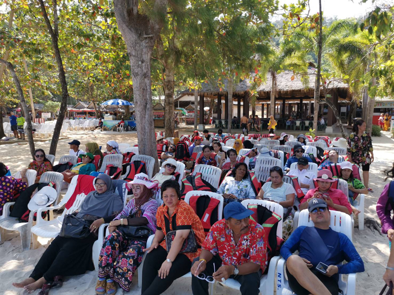 Coral Island (6)